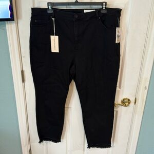 NWT Vince Camuto 24W black fringed cuff ankle cropped